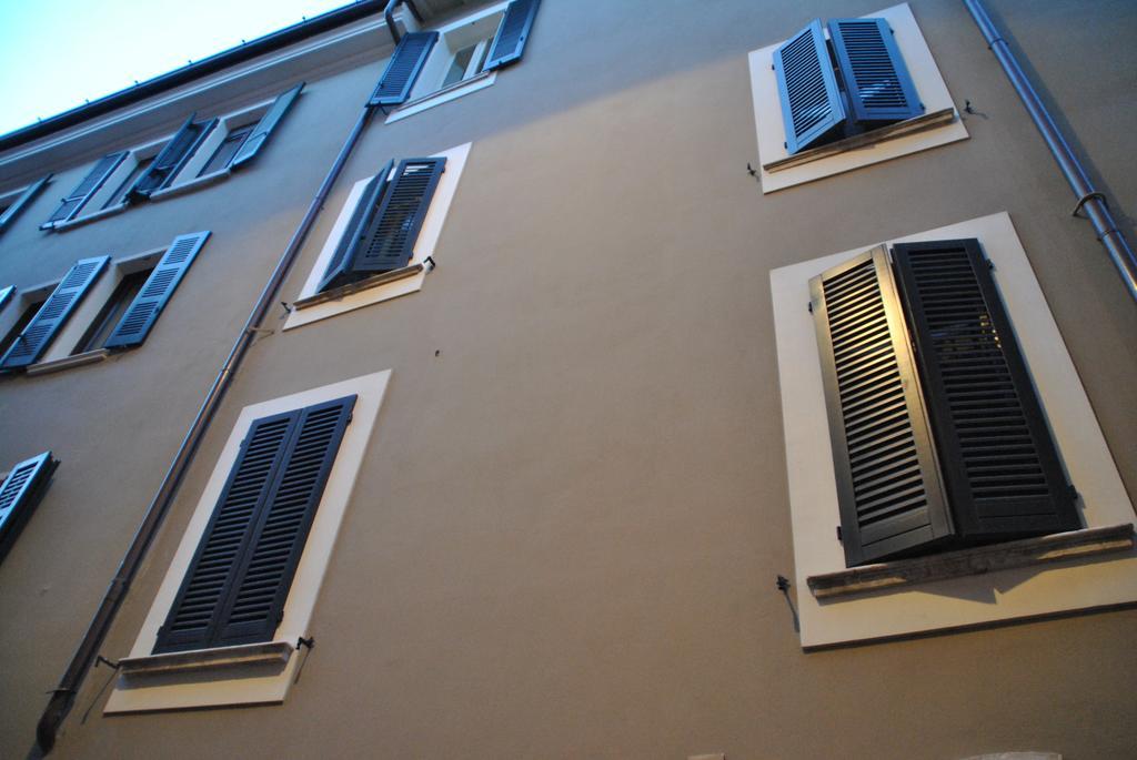 Dietro L'Angolo Hotel Brescia Exterior foto