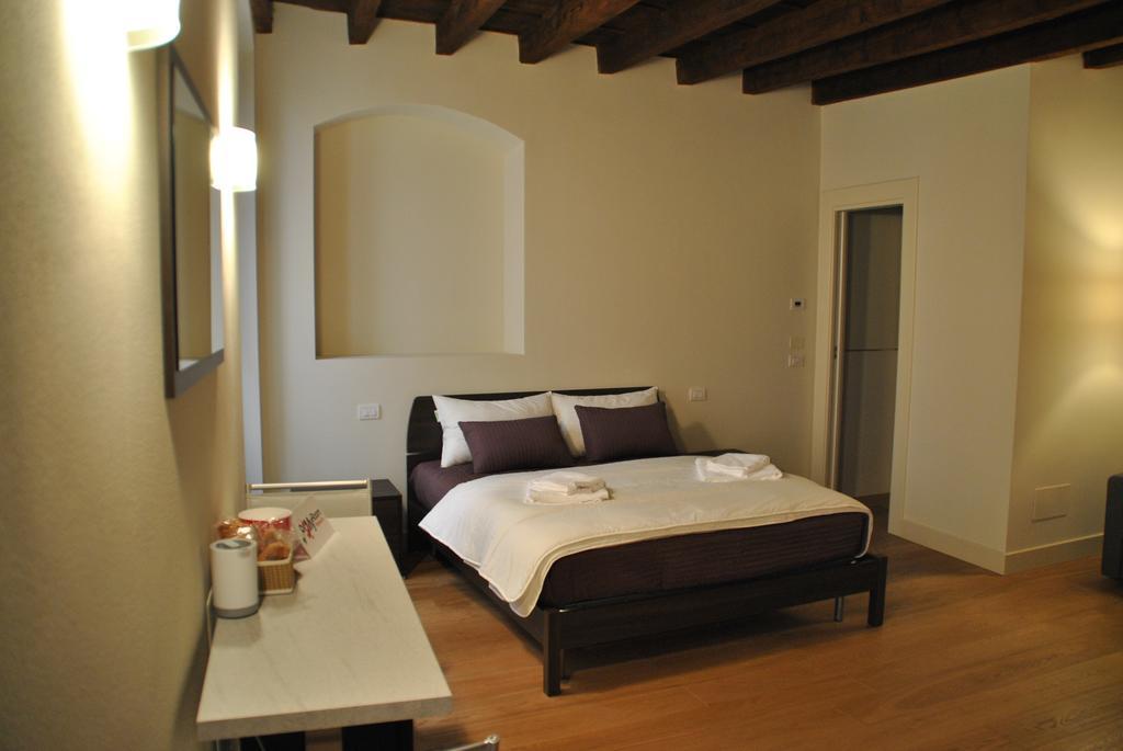 Dietro L'Angolo Hotel Brescia Habitación foto